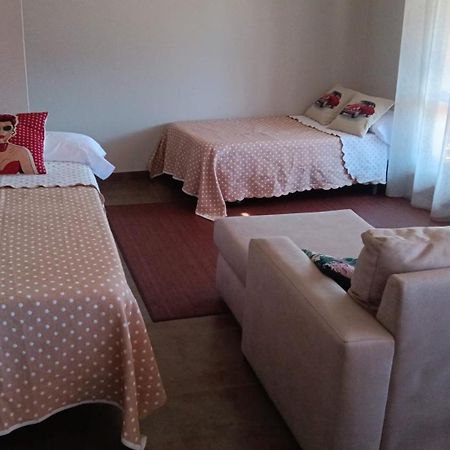 Albergue -Wifi- O Apartamento -No Wifi- Camino Santiago Porrino - En Pleno Centro - City Centre المظهر الخارجي الصورة