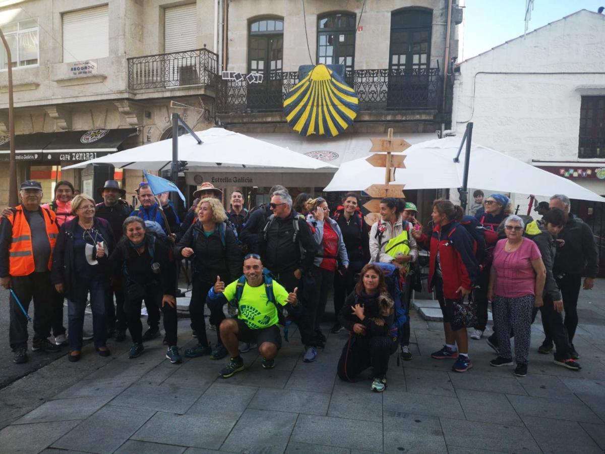 Albergue -Wifi- O Apartamento -No Wifi- Camino Santiago Porrino - En Pleno Centro - City Centre المظهر الخارجي الصورة