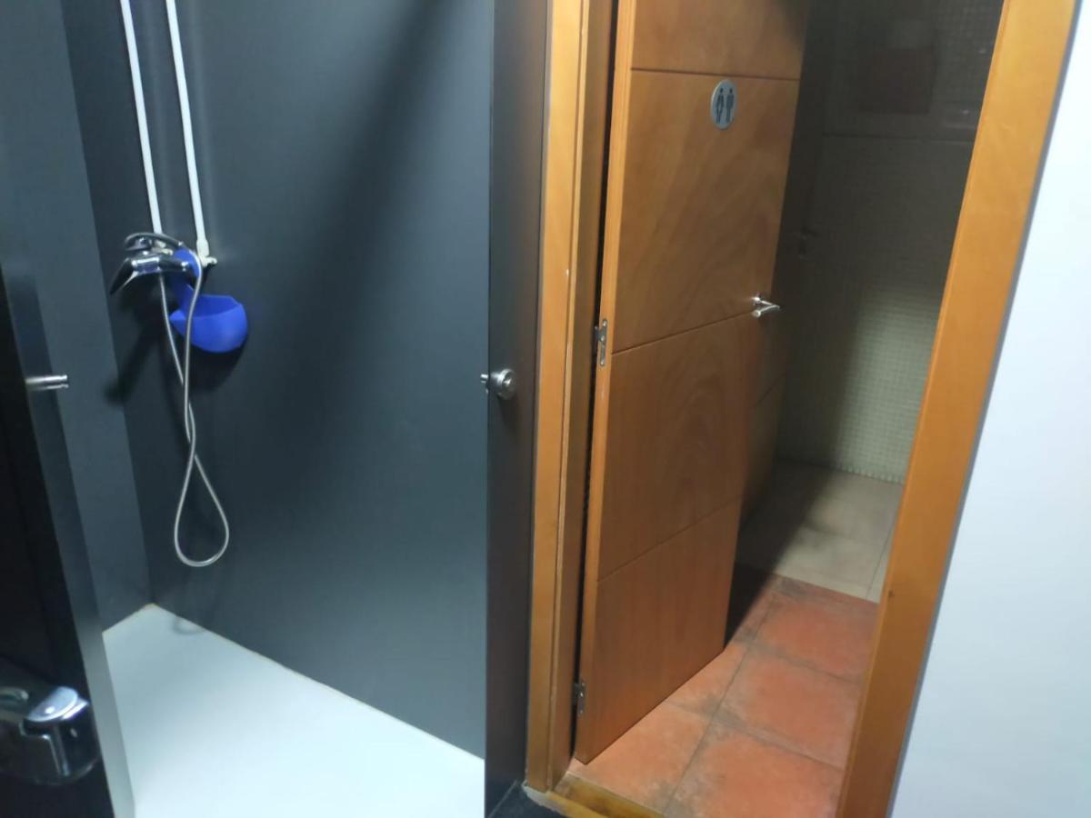 Albergue -Wifi- O Apartamento -No Wifi- Camino Santiago Porrino - En Pleno Centro - City Centre المظهر الخارجي الصورة