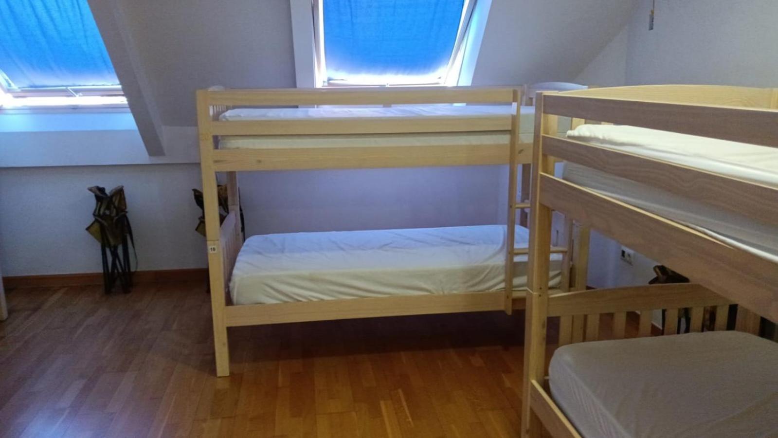 Albergue -Wifi- O Apartamento -No Wifi- Camino Santiago Porrino - En Pleno Centro - City Centre المظهر الخارجي الصورة