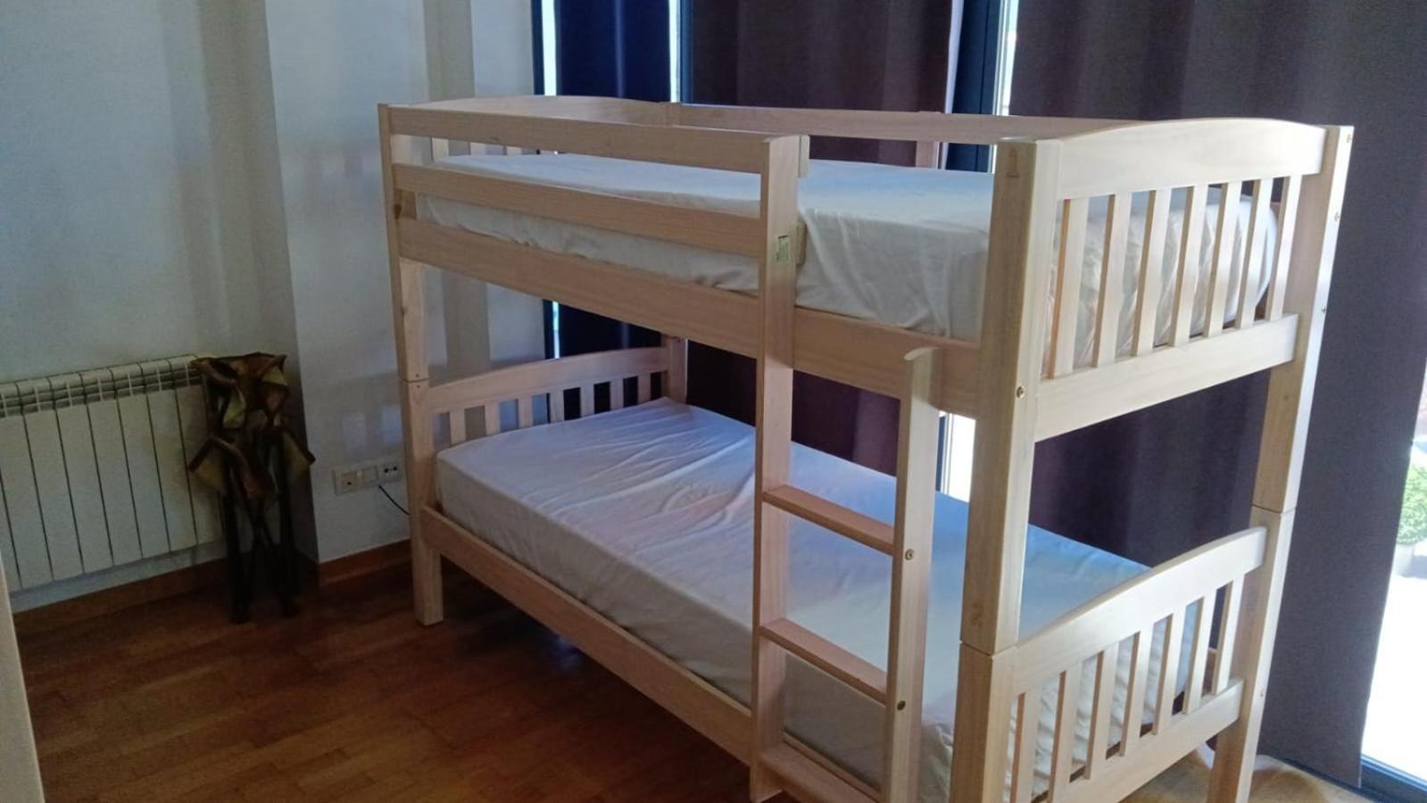 Albergue -Wifi- O Apartamento -No Wifi- Camino Santiago Porrino - En Pleno Centro - City Centre المظهر الخارجي الصورة