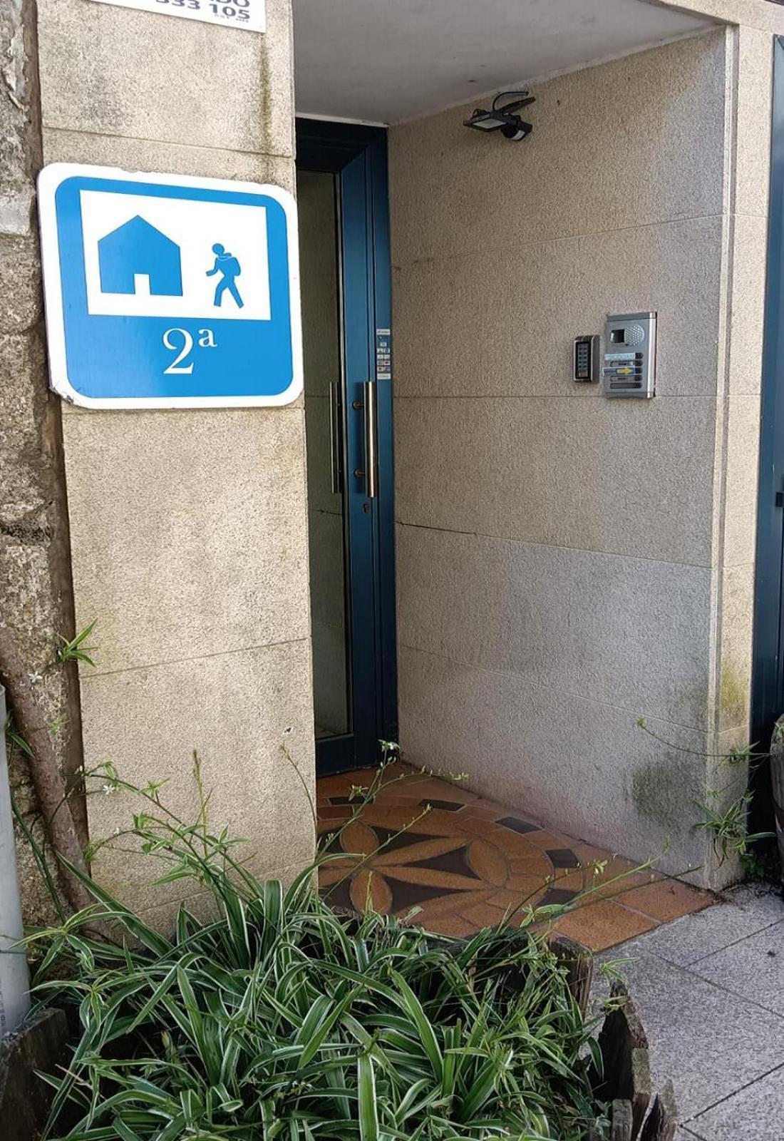 Albergue -Wifi- O Apartamento -No Wifi- Camino Santiago Porrino - En Pleno Centro - City Centre المظهر الخارجي الصورة
