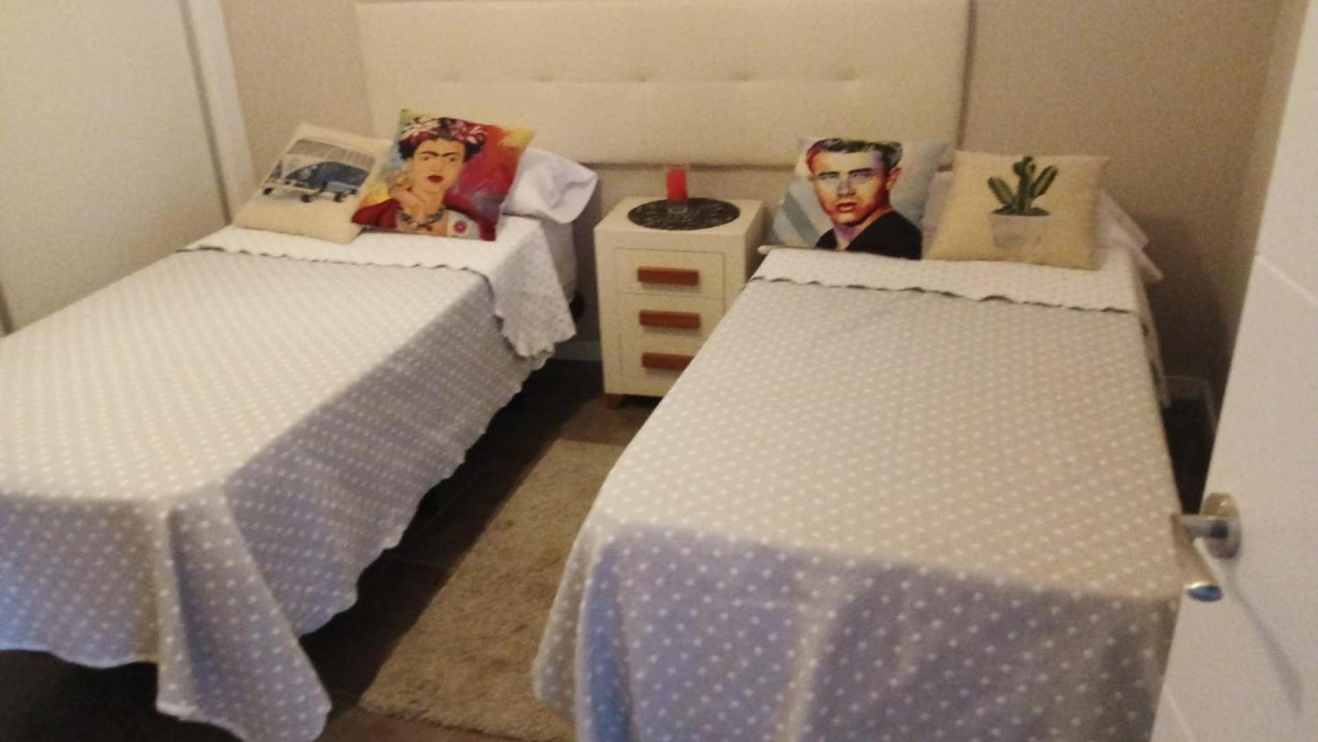Albergue -Wifi- O Apartamento -No Wifi- Camino Santiago Porrino - En Pleno Centro - City Centre المظهر الخارجي الصورة