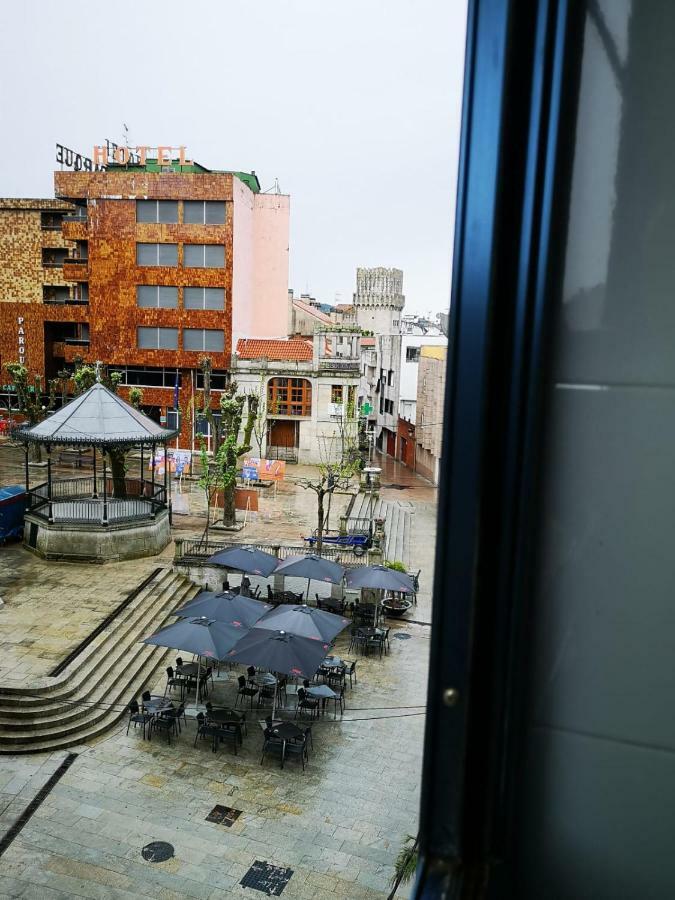 Albergue -Wifi- O Apartamento -No Wifi- Camino Santiago Porrino - En Pleno Centro - City Centre المظهر الخارجي الصورة