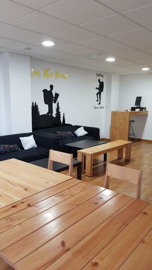 Albergue -Wifi- O Apartamento -No Wifi- Camino Santiago Porrino - En Pleno Centro - City Centre المظهر الخارجي الصورة